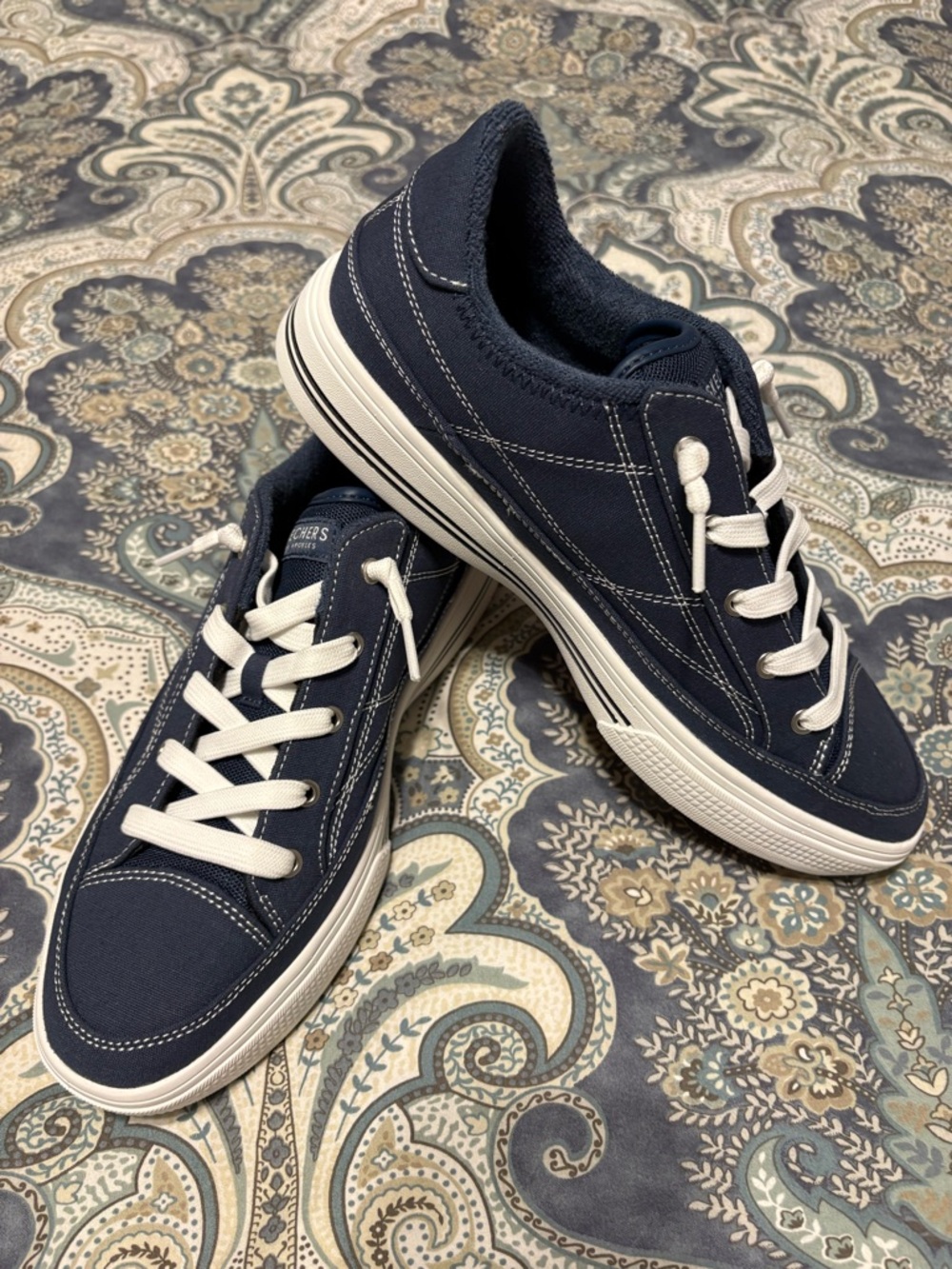 Skechers Women's Navy and White Canvas Low-Top Sneakers